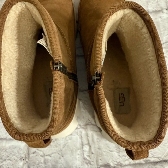 UGG Palomar Waterproof Boots womens size 11
Chestnut side zip up - Picture 8 of 11